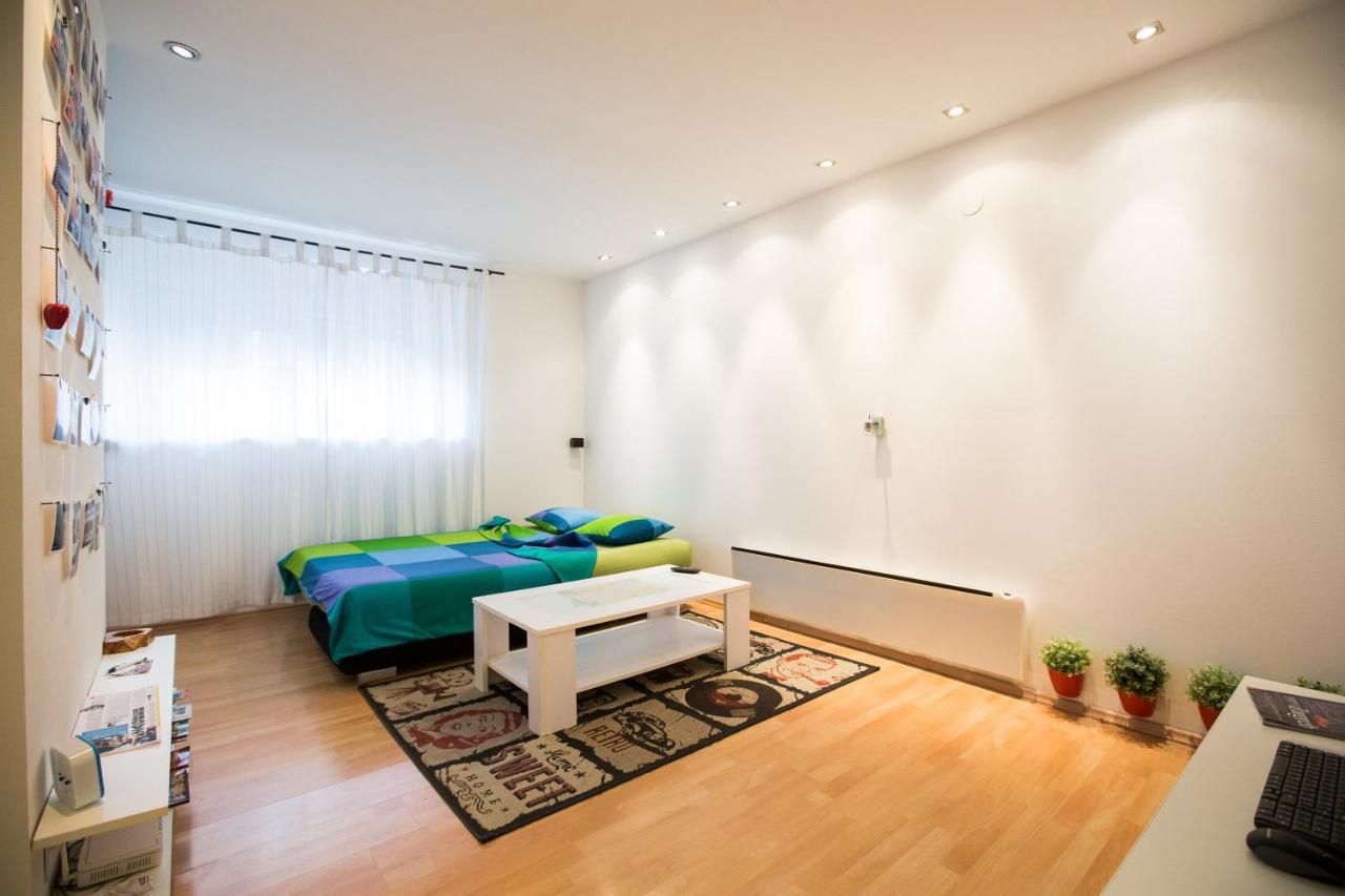 Eazzynight Center Apartment Zagreb Extérieur photo